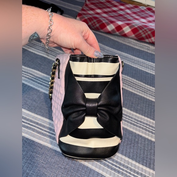 Betsey Johnson Black and Pink tote bag - Picture 3 of 8